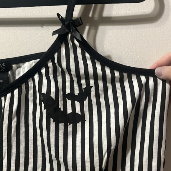 EUC Hot Topic Cosmic Aura Sleep Bat Tank top with Bow details - Picture 2 of 4